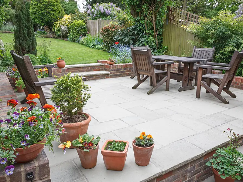 Terrasse en pierre naturelle