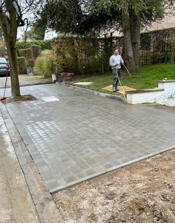 Réalisation - Pavage en klinkers béton